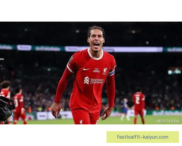 范戴克作为荷兰国家队队长，展现出持续提升的领导能力与防守能力