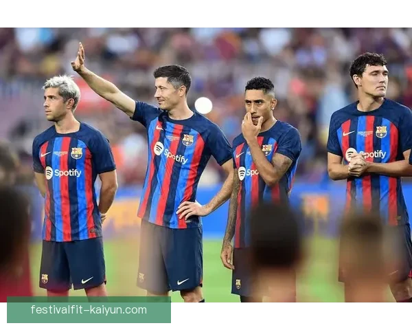 英超奖项盘点：近期获奖球员与球队表现稳健